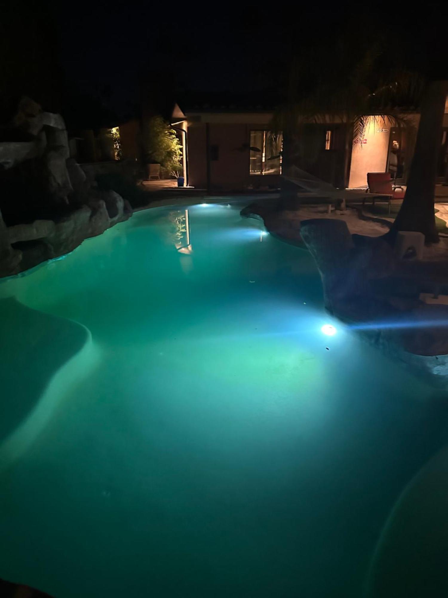 Warm Sands Villa-Moving River/Island Palm Springs Buitenkant foto